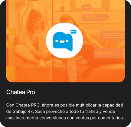 Tarjeta “Chatea Pro” con el logo del chatbot sobre una foto naranja de dos mujeres chateando por celular